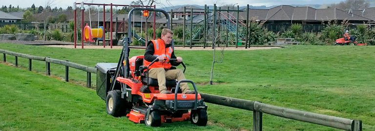 Kubota GZD15 Zero-Turn Mower