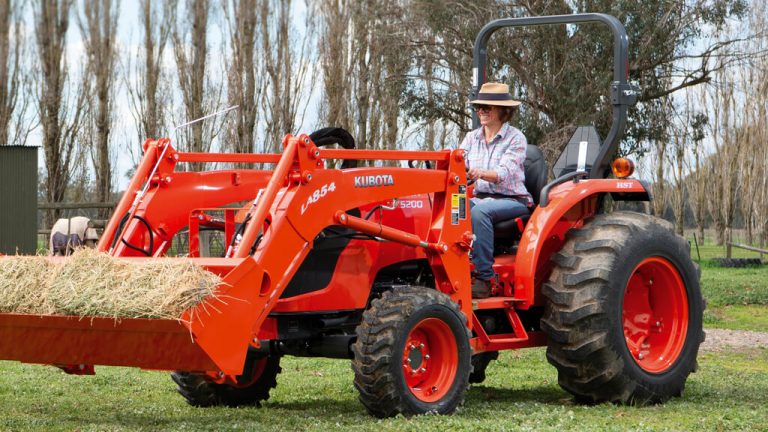 MX5200 utility tractor