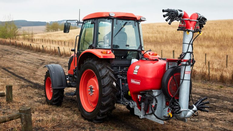 M7040 ROPS & CAB utility tractors